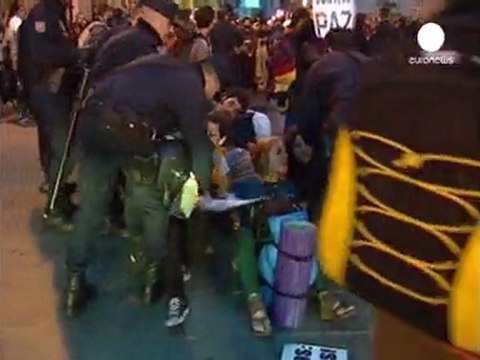 Manifestations de masse en Espagne contre le plan...