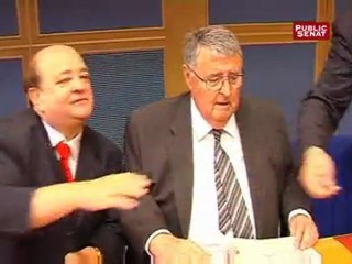 Affaire DSK : les sénateurs PS "sous le choc" et  "soudés"