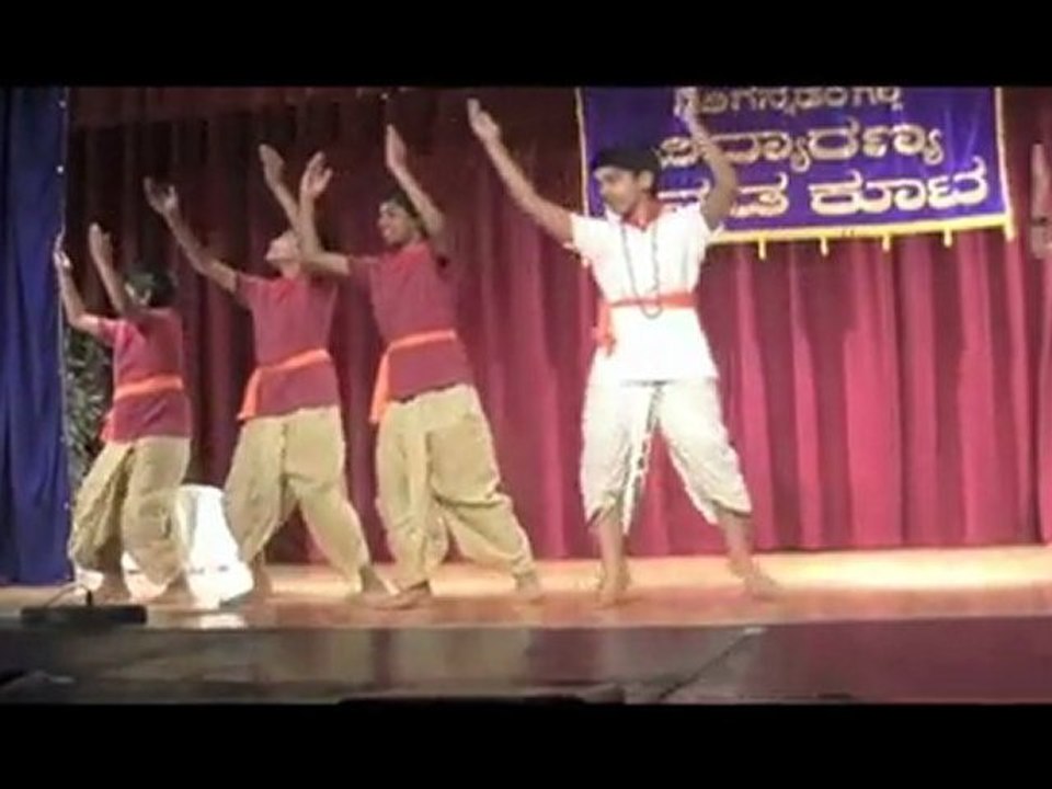 VIDYARANYA KANNADA KOOTA; YUGADI 2011: FOLK DANCE