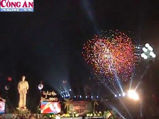 Pháo hoa tại Lễ hội làng sen