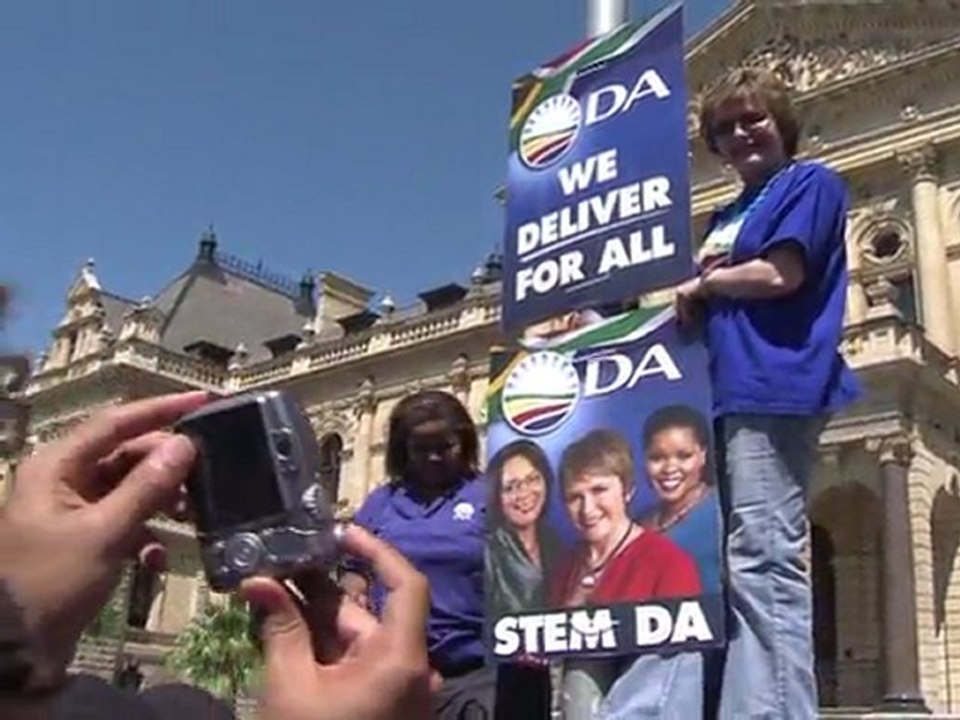 Stunk zu den Wahlen: Streit um Open-Air-Toiletten in Südafrika