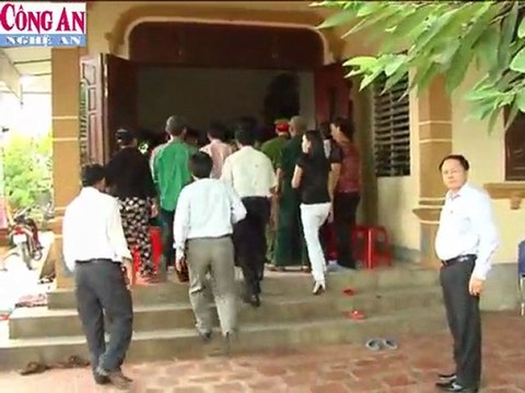 Chủ tịch nước Nguyễn Minh Triết thăm, tặng quà các gia đình chính sách