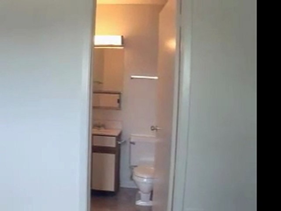 Hinsdale Lake Terrace Apartments in Willowbrook, IL