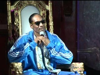 Snoop Dogg defends Charlie Sheen