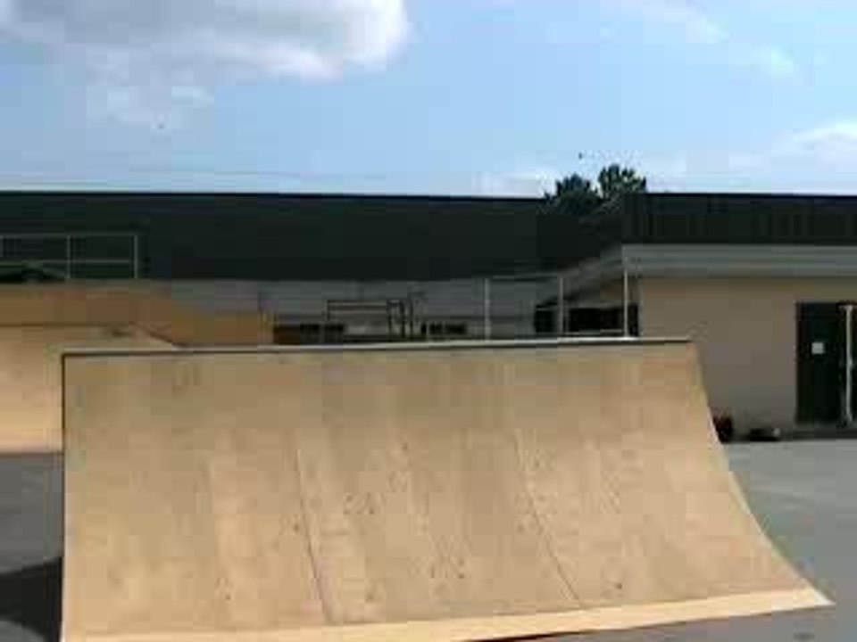 Pouss1 wall whip