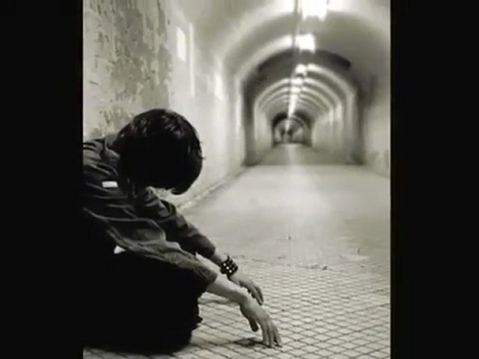 Zeynep Sağdaş - Yarım Kalanlara Rağmen