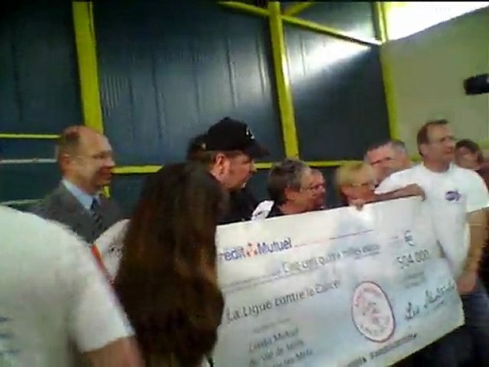 Madine Une Rose un Espoir remise du Chèque 2011