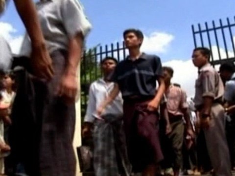 Burma Frees Thousands of Prisoners in Amnesty