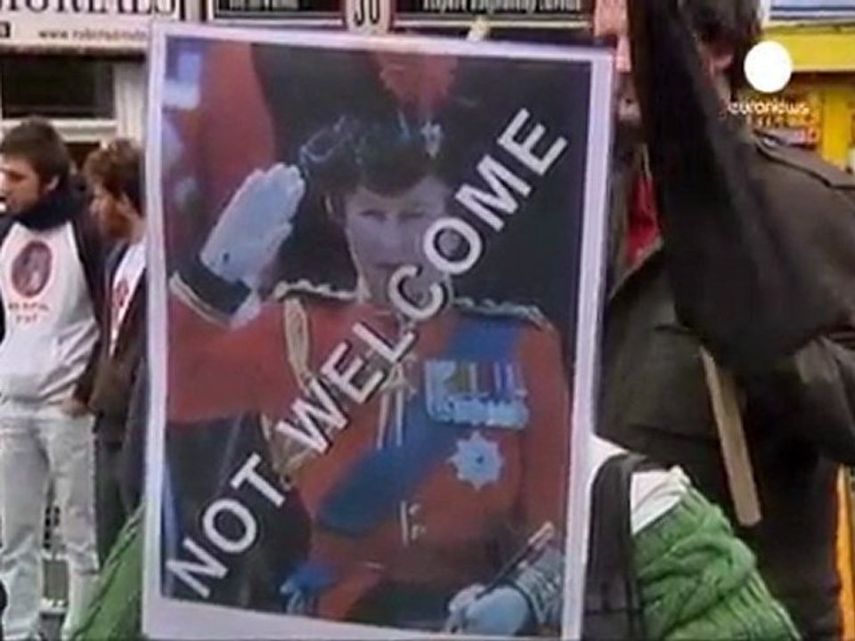 Elisabetta II allo stadio di Croke Park, dove gli...