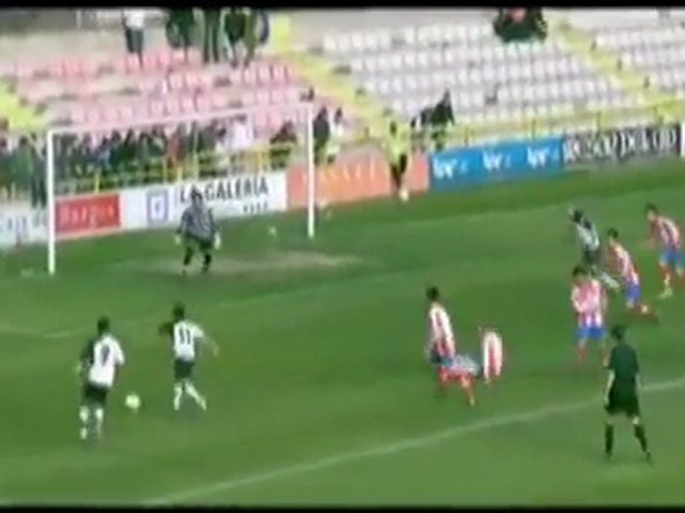 Jorge Troiteiro dribbla tutti e segna un gol da cineteca