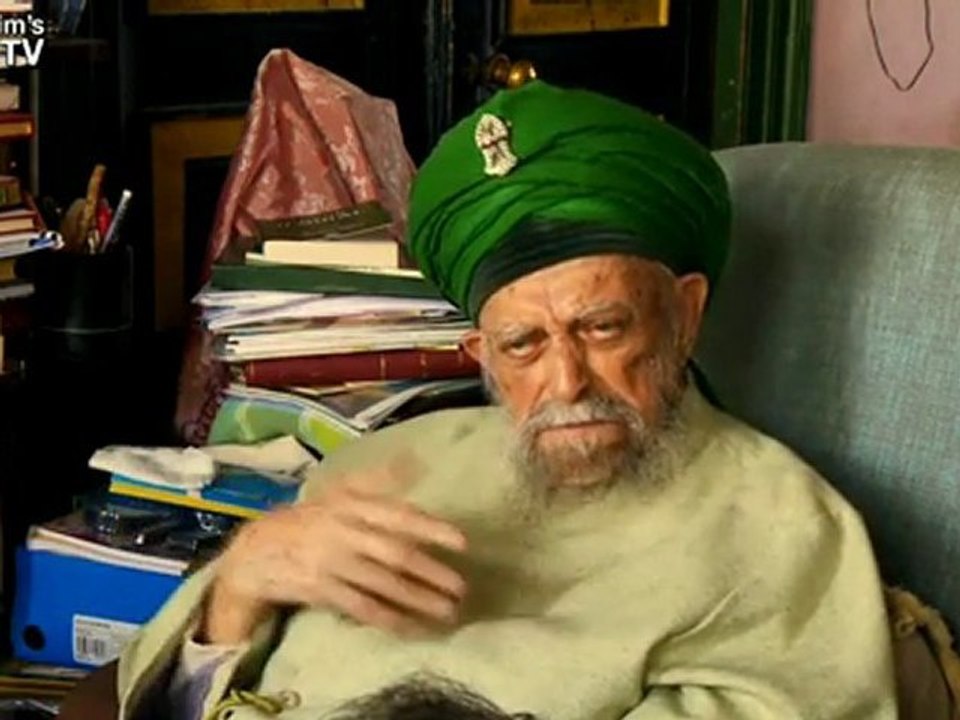 Dinimize Hizmet eden Butün Hocalarımıza Severim