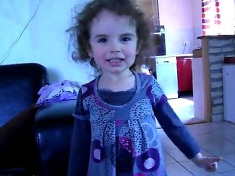 je ne sais pas ce qu'elle a appris a l'école ce matin mais on dirais qu'elle la bien retenue mdr !