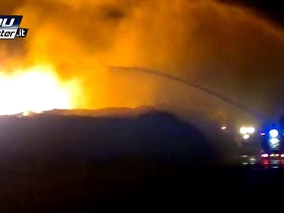Incendio all'ex Alfa di Arese