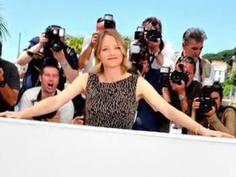 Mel Gibson Gets Booed!