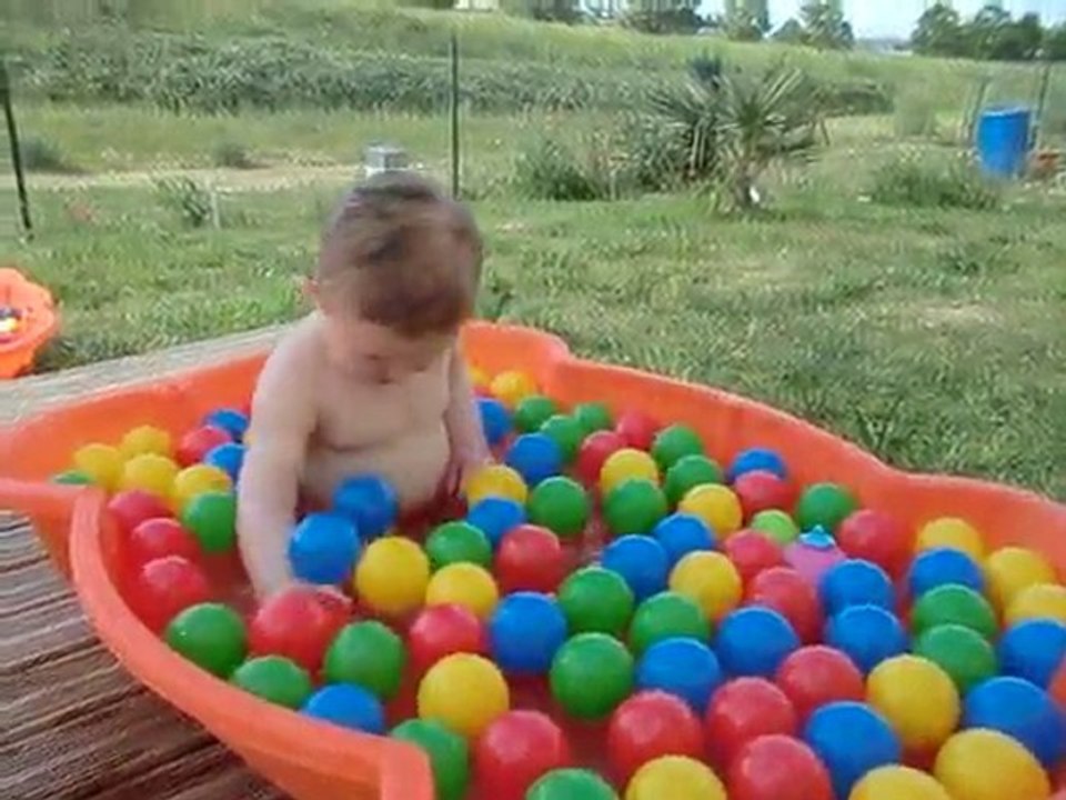 1er piscine dans le jardin 19 mai 2011