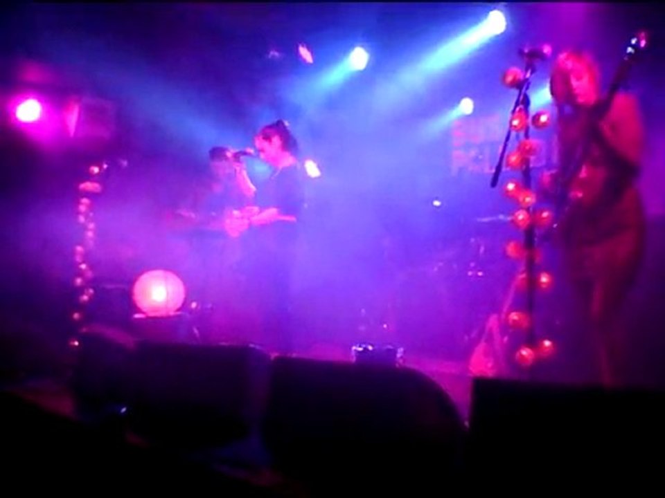 Bitsy Bitsy - MILIANA - Live Bus Palladium