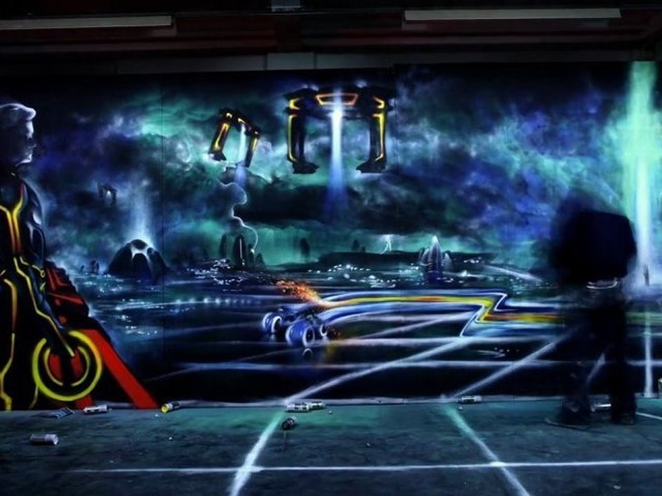 Tron Legacy : Aerosol Mural [HD]
