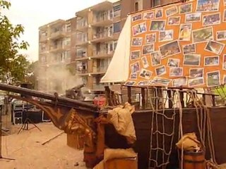 Toeteren en knallen bij start bouw de Vloot