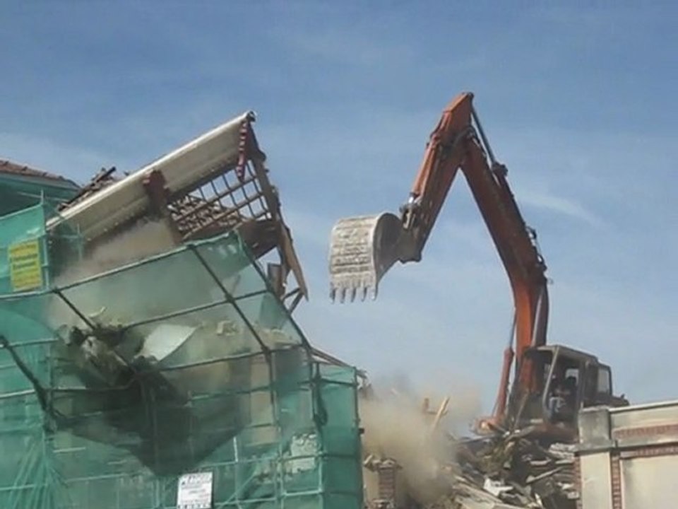 Coulommiers : la destruction des bâtiments Robert