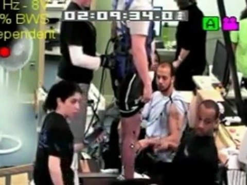 Paralysed man can stand and move his legs again