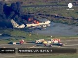 Boeing 707 military tanker plane crashes in... - no comment