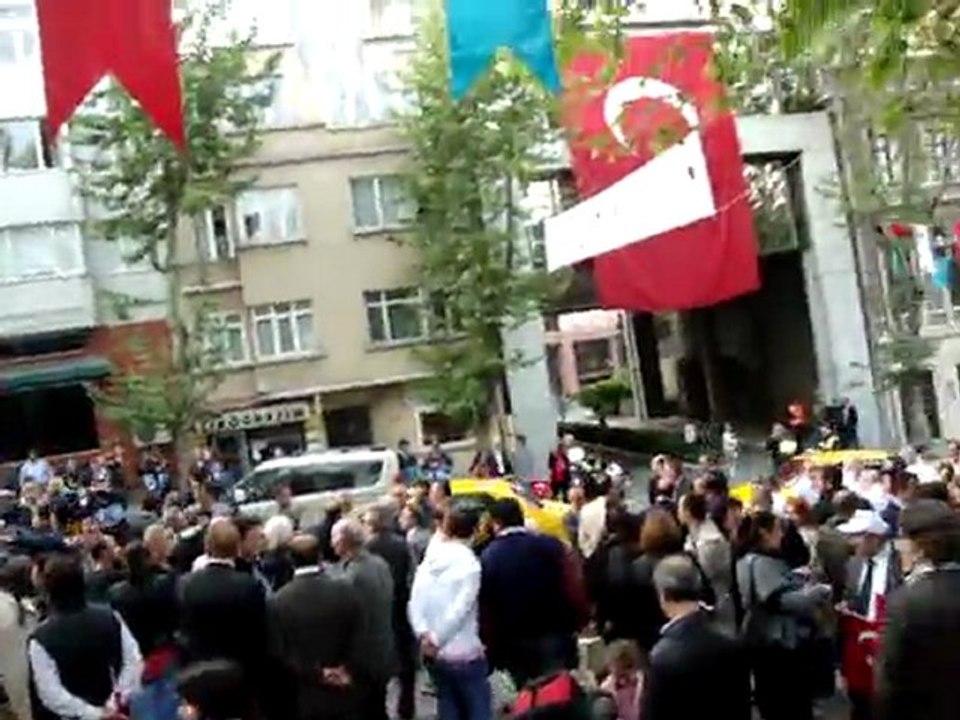 19 mayis kutlaması Akaretler BJK karsisi