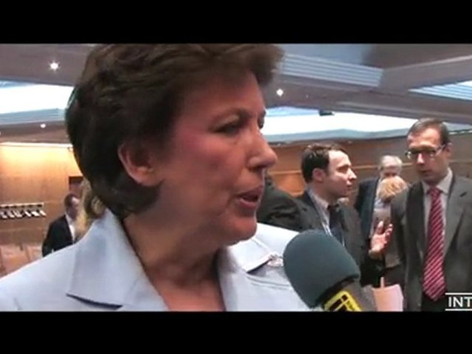 Interview : Roselyne Bachelot à propos de la dépendance
