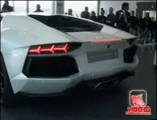 Napoli - I 700 cavalli della nuova Lamborghini
