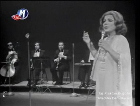 Leyla Bir Özge Candır - Mediha Demirkıran