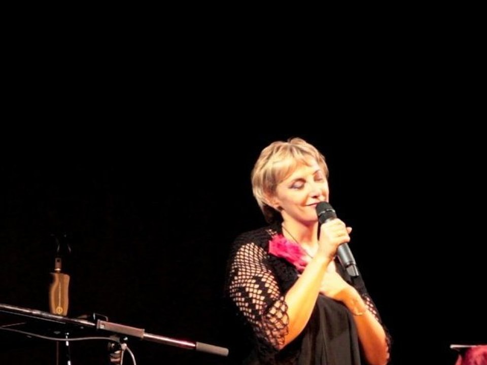 Edith Piaf chantée par Maggy Villette, MEDLEY