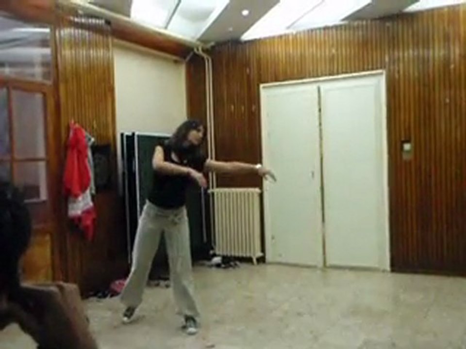 Karolin Yalnız dans