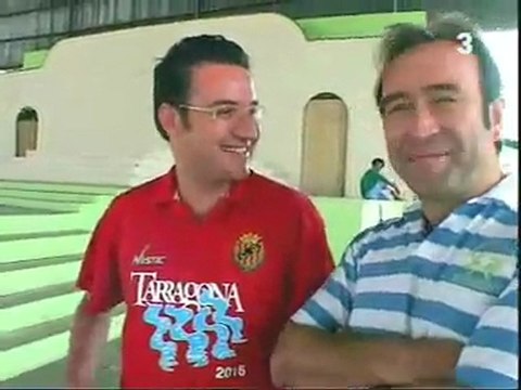 TV3 - Afers exteriors - Jugant a bàsquet a Manila