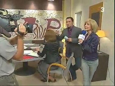 TV3 - Polònia - En Montilla proposa fer risoteràpia