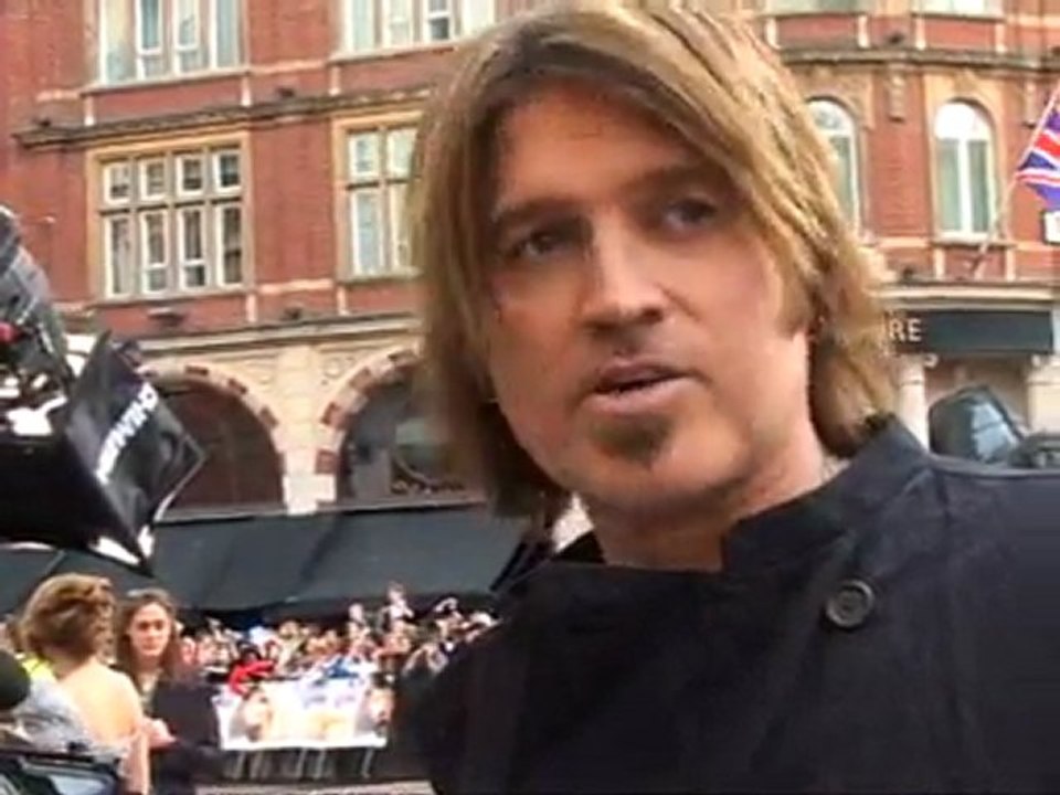 Kelly Osbourne and Miley Cyrus, unlikely friends?