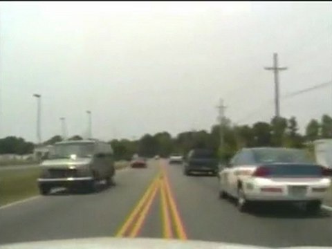 Real Life Grand Theft Auto: Cop In SC Pulls Over Shoplifting Suspect, The Suspect Fights The Cop, Take Cop Car & Drives Down The Street Until He Smashes Into Truck!