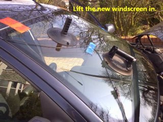 Car windscreen replacements & car windscreen repairs. Mr Chip Windscreens.
