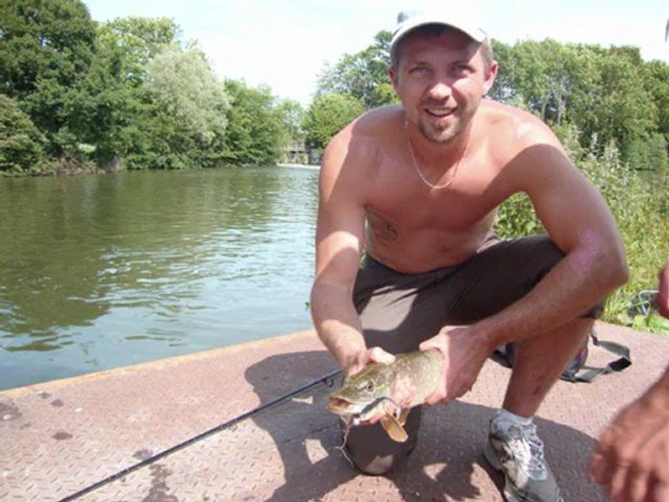 la pêche c'est du sport (frise à velo)