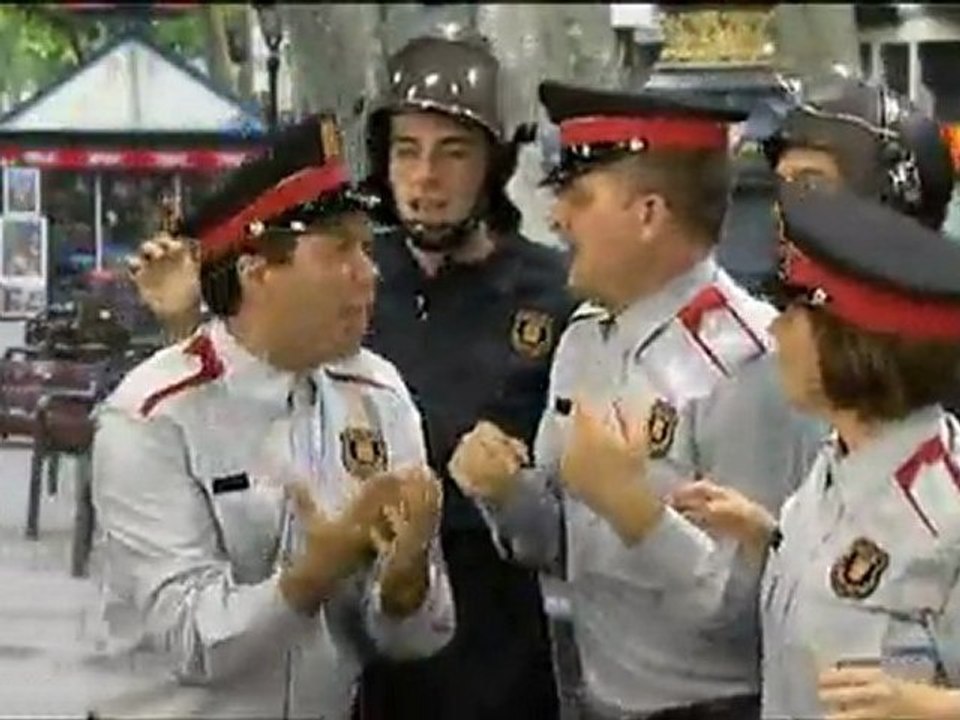 TV3 - Polònia - Els mossos ho celebren a Canaletes