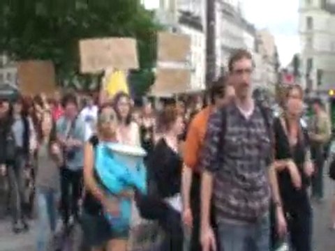 1.MARCHE DES SALOPES A BASTILLE...