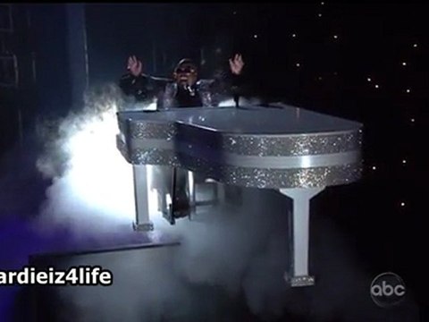 Cee Lo Green Performs Medley @ 2011 Billboard Music Awards!