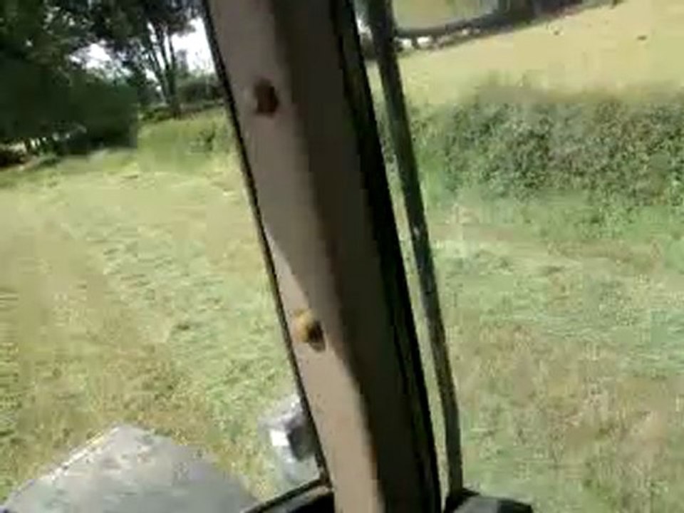 Fauchage avec John Deere 6600 et faucheuse john deere 1360