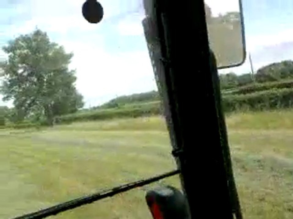 Andainage avec john deere 5720 et andaineur agram