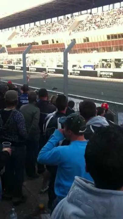 mec a poil sur la piste