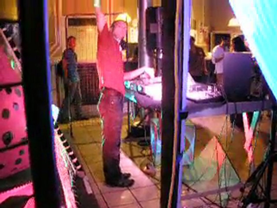 vaison trance dj's TMZ