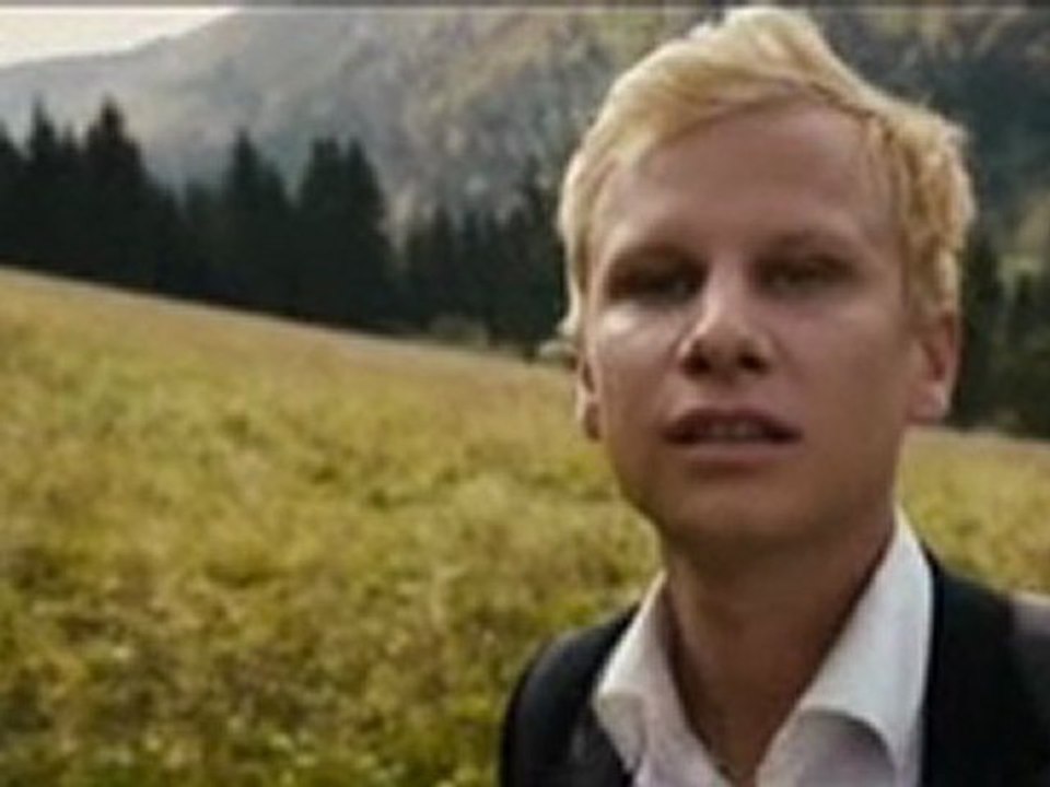 Der Mann der über Autos sprang - Offizieller Trailer