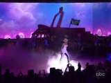 Nicki Minaj Performs “Super Bass”, Brings Out Britney Spears