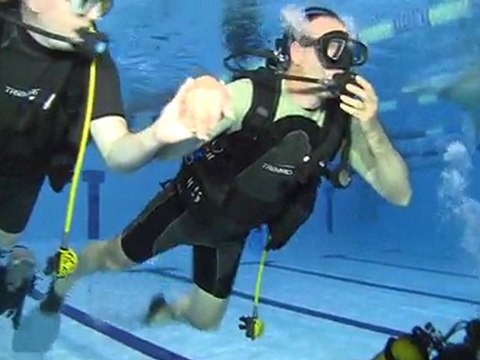 Baptêmes de plongée en langage des signes