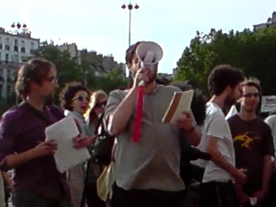 4/6 assemblée "YesWecamp" à Bastille le 22 Mai à Paris au soir