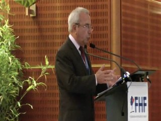 Jean Léonetti, président de la FHF au salon Géront’Expo à Paris le 17 mai