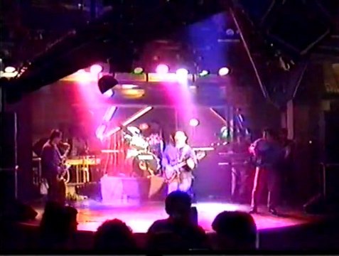 JOSE LUIS CAPÓ (LLEGAR A QUERER+ALGUIEN MAS) LIVE TITOS 1992